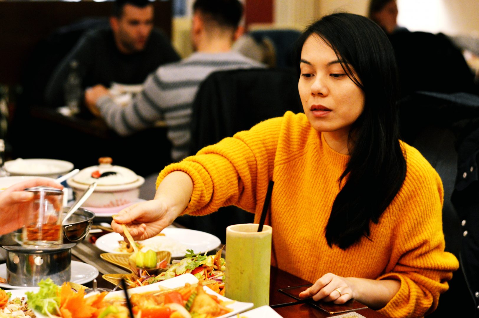 Volle Konzentration beim Essen | Dear Bunbuamas im Tamrap Thai-Restaurant in Koblenz